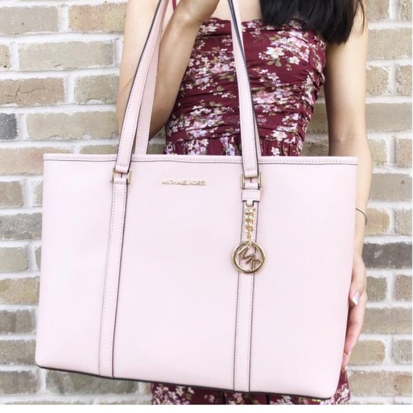 Michael Kors Handbags - NWT Michael Kors Sady Large Leather Tote
